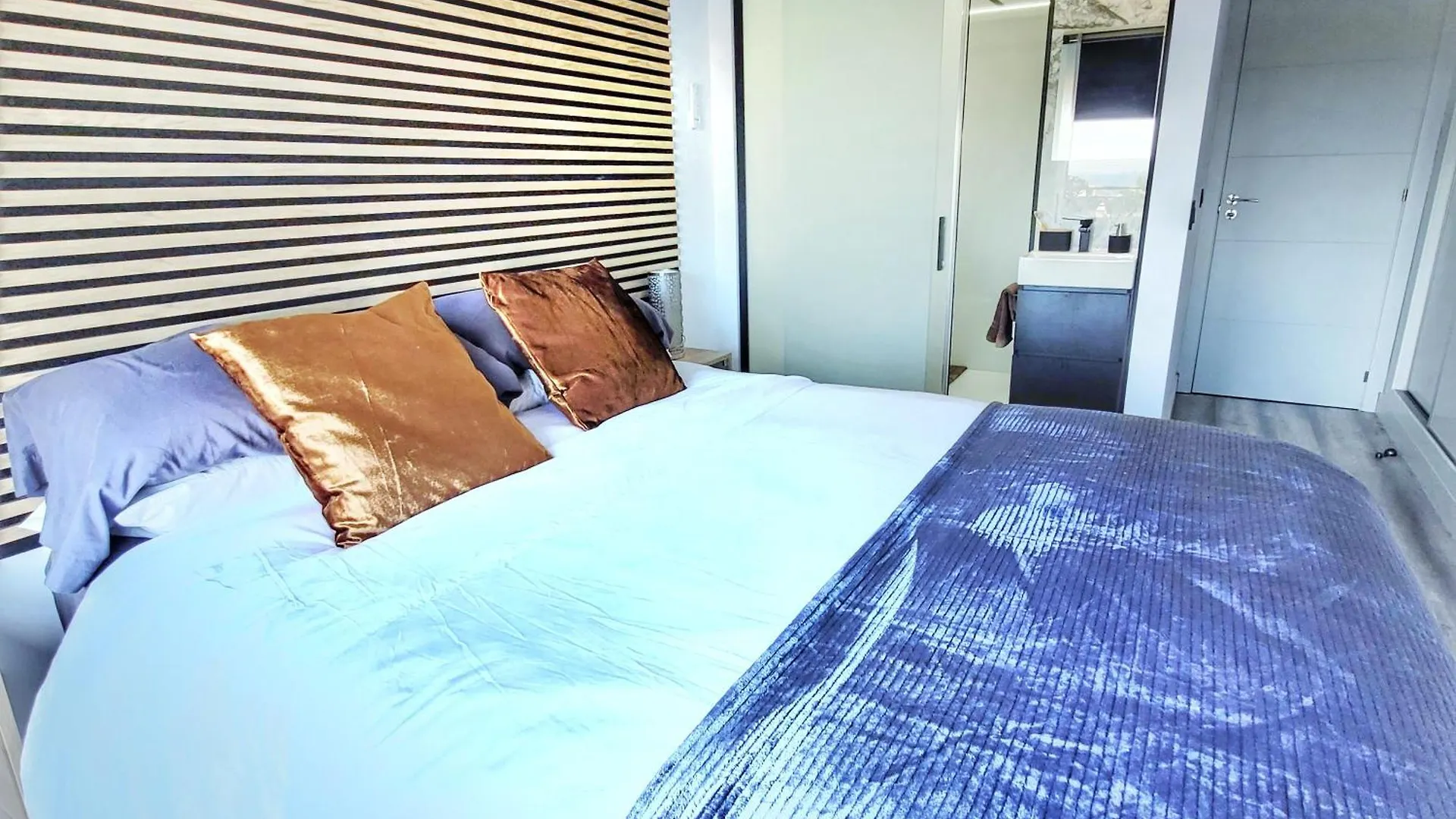 Alcaidesa, Luxury Apartment With Sea Views